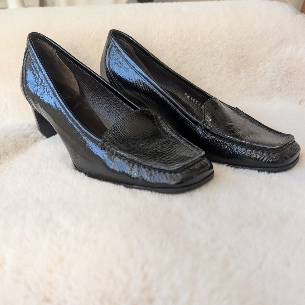 Stuart Weitzman Black Leather Vintage Heels